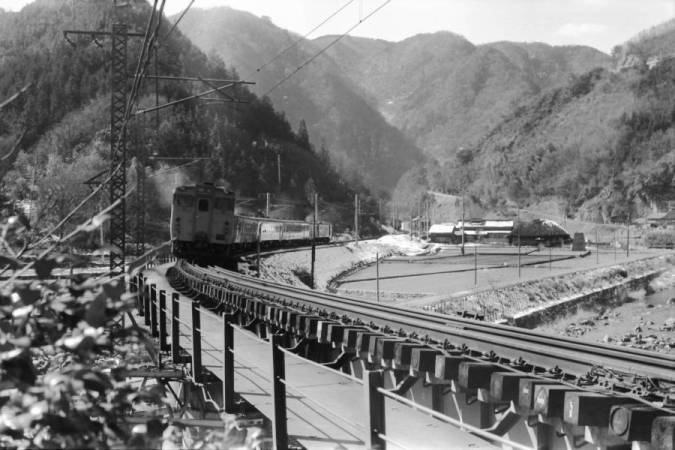 023 kiha047-1035 AE040 028.jpg